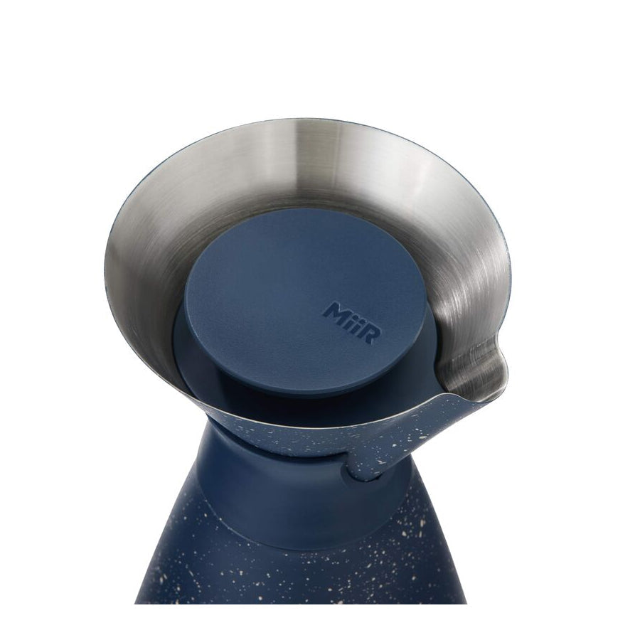 new-standard-carafe-m9 WebPDP-33oz_New_Standard_Carafe_Tidal_Blue_Speckle_Studio__CAR1SVOS225_45_Lid_Off.jpg